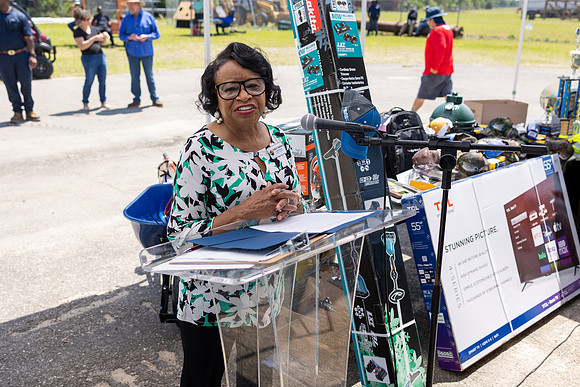 Commissioner Cummings provides remarks at the Big Bend Branch of American Public Works Association (APWA) Annual Road-E-O.